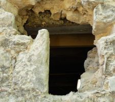 Agrandissement de la porte de service.