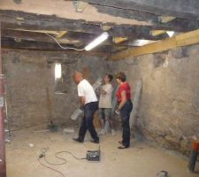 Mise en place des poutrelles rector qui serviront de linteau.