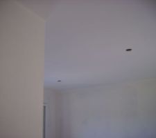 Plafond peint chambre l&eacute;o