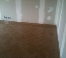 Carrelage du salon (le m&ecirc;me dans les wc)