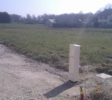 Les boitiers sont posés au bord des 6 parcelles.