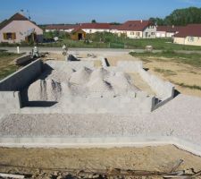 On pr&eacute;pare la dalle...