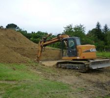 2ème jour la terre s'écroule, le terrassier à du boulot