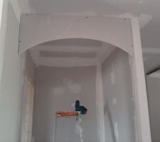 Vue de l'entrée des toilettes dans le hall d'entrée!!!!
