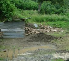 L equipe viens d arriver et ils ont construit leurs maison a eux . J espere que la mienne sera mieux ;-)