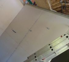 Gaine pour led ds l'escalier