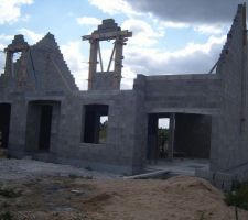 Avancement de la ma&ccedil;onnerie a l &eacute;tage