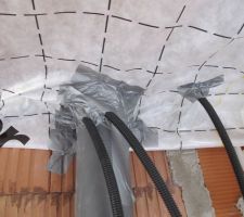 La membrane vario c est bien, la poser , c est mieux...vive le scotch