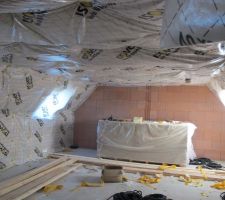 La membrane vario sur 300 mm de laine de verre , plus facile a dire qu a faire