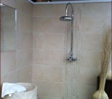 Vue globale d'une des deux douches à l'italienne