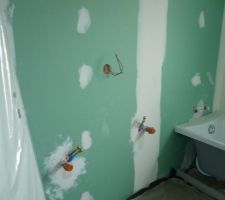 21/06/11 : chape coulée - salle de bain