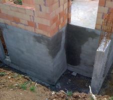 La couche de ciment hydrophuge est terminée