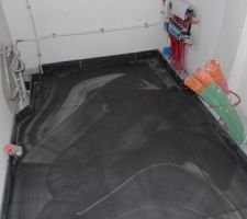 Buanderie avec installation &eacute;lectrique et chauffage