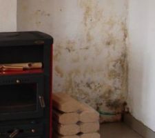 Humidité sur le vieil enduit....