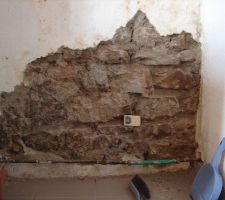 Début du décaopage du mur