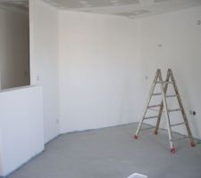 Début des travaux de peinture