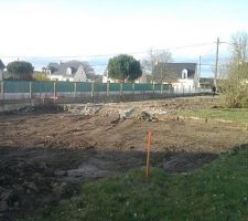 Terrassement en-cours
vue depuis le côté jardin