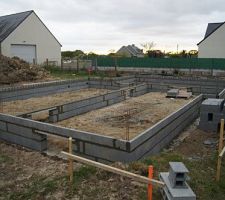 Vide sanitaire vue côté gauche (opposé au garage)