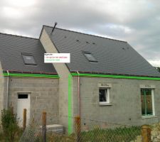 Les gouttières sont placées trop haut sur le toit!