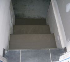 Finitions des marches du garage