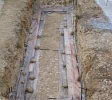 Préparation des fouilles de la cave. Ici elles étaient protégées, il pleuvait...