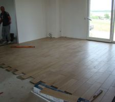 Carrelage salon imitation parquet