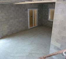 Salon / salle à manger vue de l'escalier