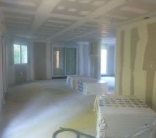 Vue sur la salle &agrave; manger