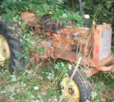 Un david brown des années 50 qui n'attend plus qu'une restauration!