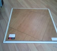 Carrelage salle de bain (on fait une ambiance "yacht" d'ou le carrelage effet parquet) 45/45