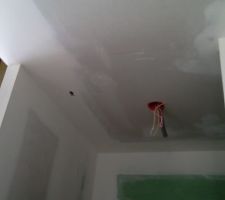 Pourquoi ce trou ?