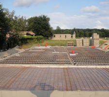 Le 7 juillet 2011 - La pr&eacute;paration de la dalle