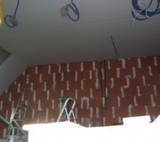 Pose du plafond en BA 13  &agrave; l'&eacute;tage