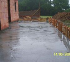 Patio , bien arros&eacute;