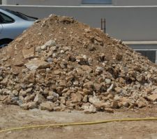 Le "dur" est &agrave; 20cm de la surface : dur de creuser, mais excellente portance du sol !