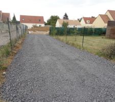 Chemin d acces pret a acceuillir les toupies et autres camion de livraison de materiel.