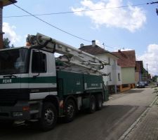La pompe pour le b&eacute;ton