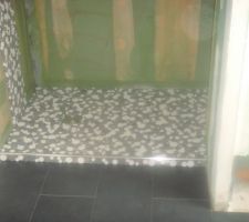 Carrelages au sol pos&eacute;   faiences