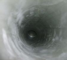 Vue du trou d'évacuation des wc