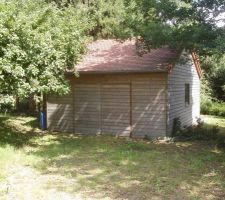 Chalet au fond du jardin