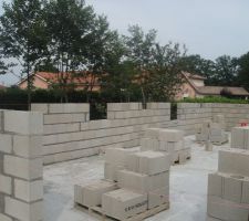 Mardi 12 juillet 2011 - L'&eacute;l&eacute;vation des murs