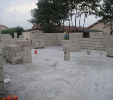 Mardi 12 juillet 2011 - L'&eacute;l&eacute;vation des murs