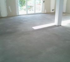 Chape coulée le 27 05 2011 séchage 2 mois avant pose carrelage cuisine le 19 07 2011 !