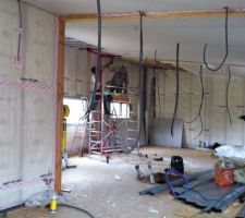 2ème partie de plafond de l'étage presque terminée...