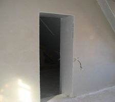 Premiers murs enduit au plâtre traditionnel