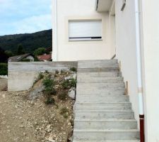 Escaliers d?accès à la terrasse