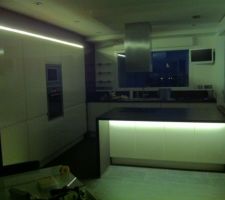 Eclairage sous l'îlot