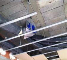 Détails de la mise en place de la VMC DF (ici le plenum x 10 d'insufflation)
