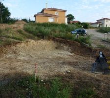 Les premiers coups de pelleteuse à la date prévue!