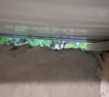 Le haut du garage, c'est comme ça ! Un côté est accolé au pignon de notre maison, l'autre est "ouvert" comme ça...